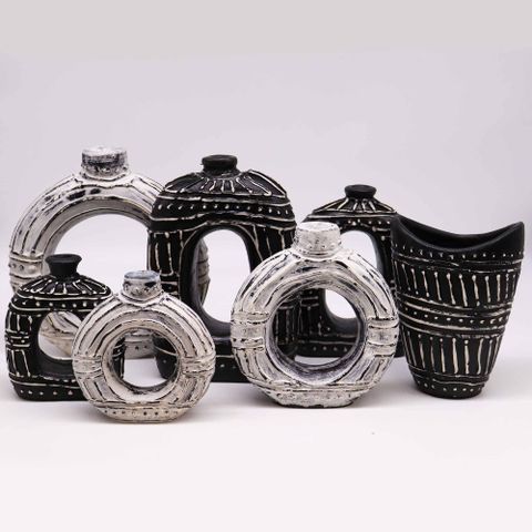 Swirls Shaped Dry FlowersVase - Chocolate